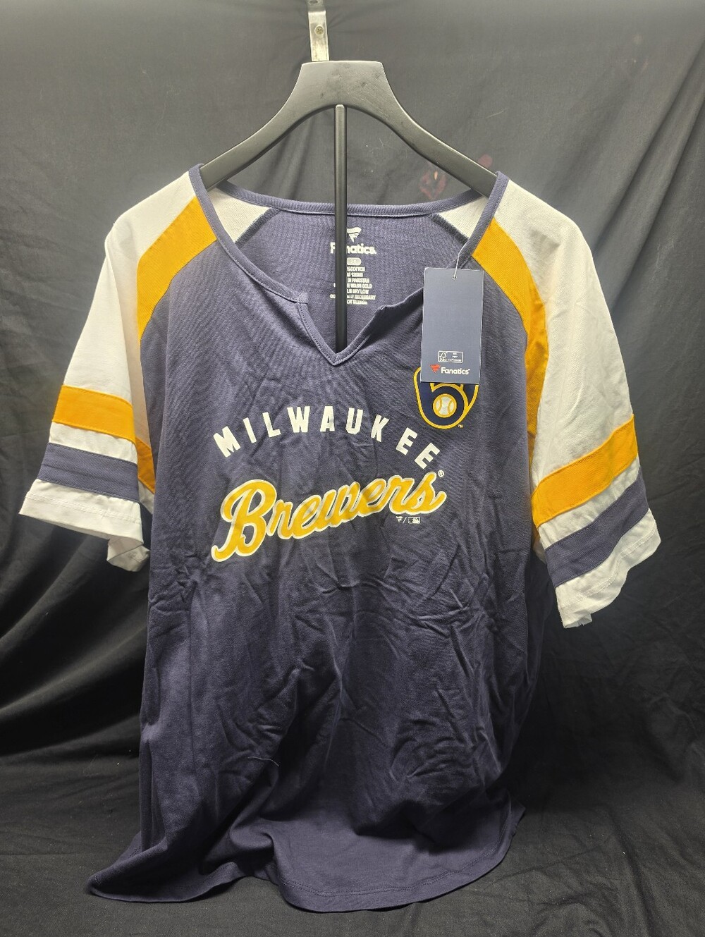 NWT Fanatics Milwaukee Brewers Women's 2X Plus Size V-Neck 2-Stripe T-Shirt MLB